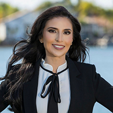 About Jasmin Quintana