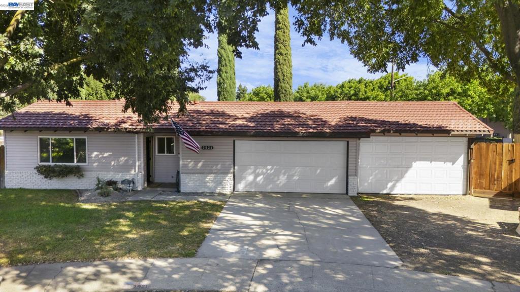 2921 Rimrock Ct, Modesto, CA 95355