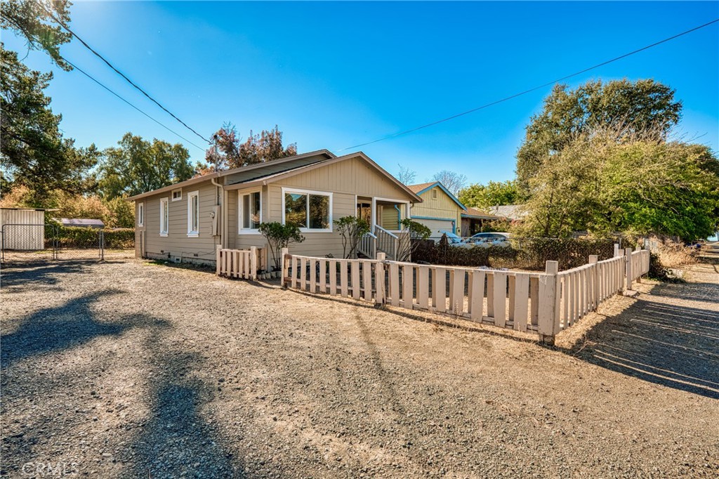 6061 1st Ave, Lucerne, CA 95458