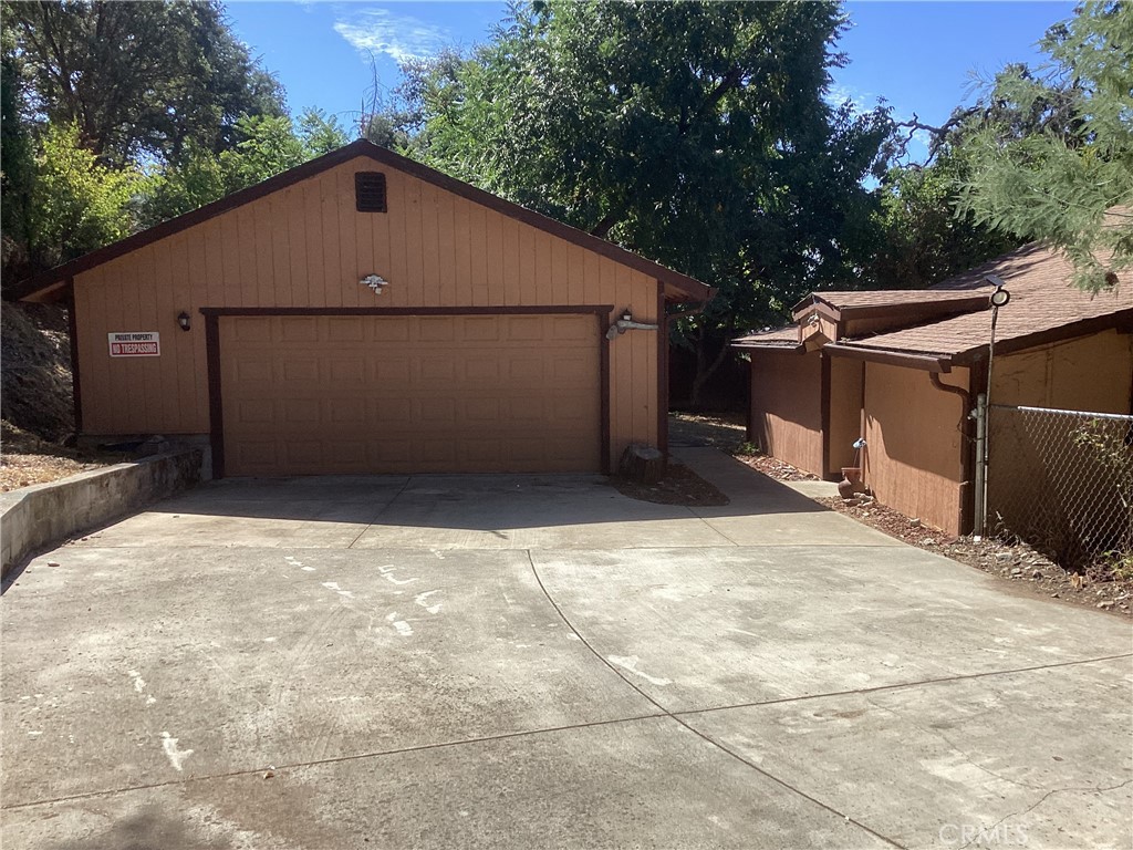 6855 Lakeshore Blvd, Lucerne, CA 95458