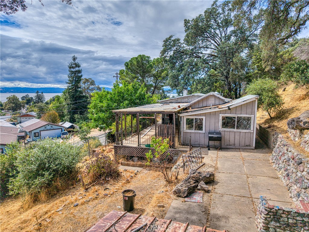 3988 Foothill Dr, Lucerne, CA 95458