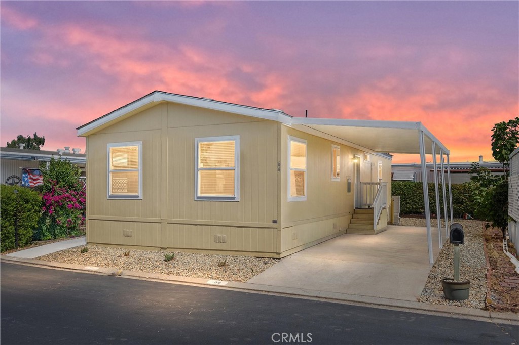 2240 Golden Oak Ln #64, Merced, CA 95341