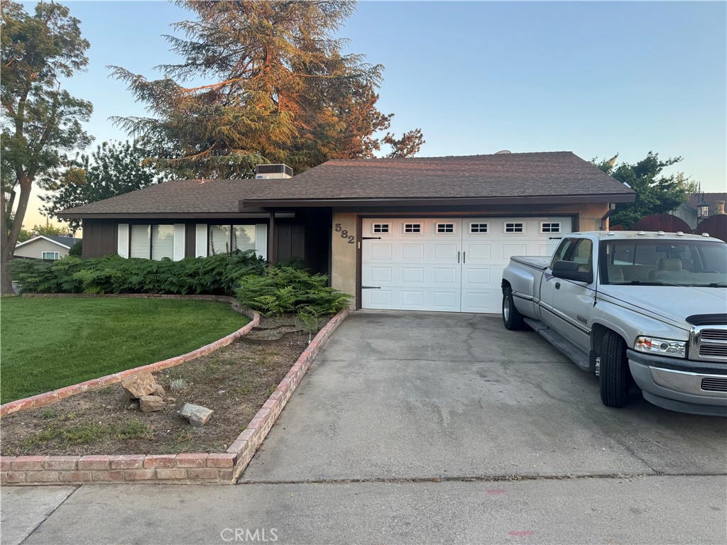 582 Sunset Dr, Merced, CA 95340