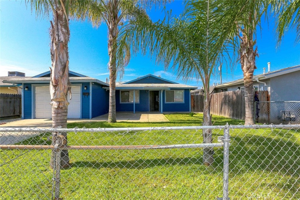 268 E 10th St, Merced, CA 95341