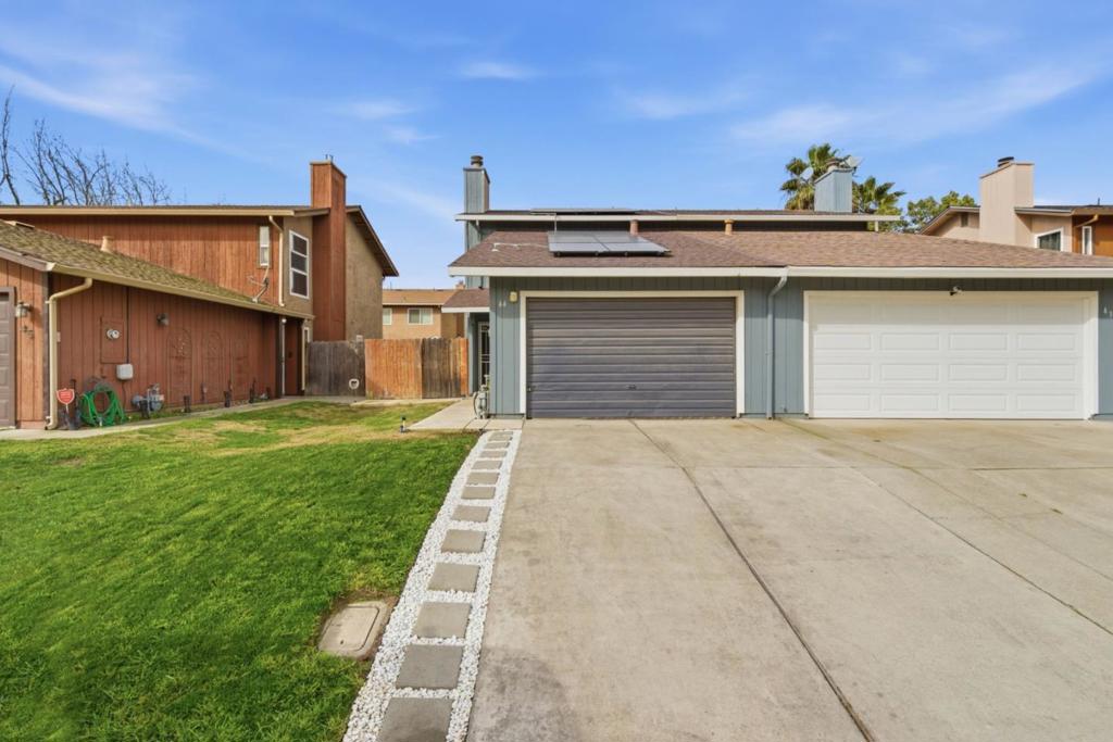 1296 Spruce Ln #44, Manteca, CA 95336