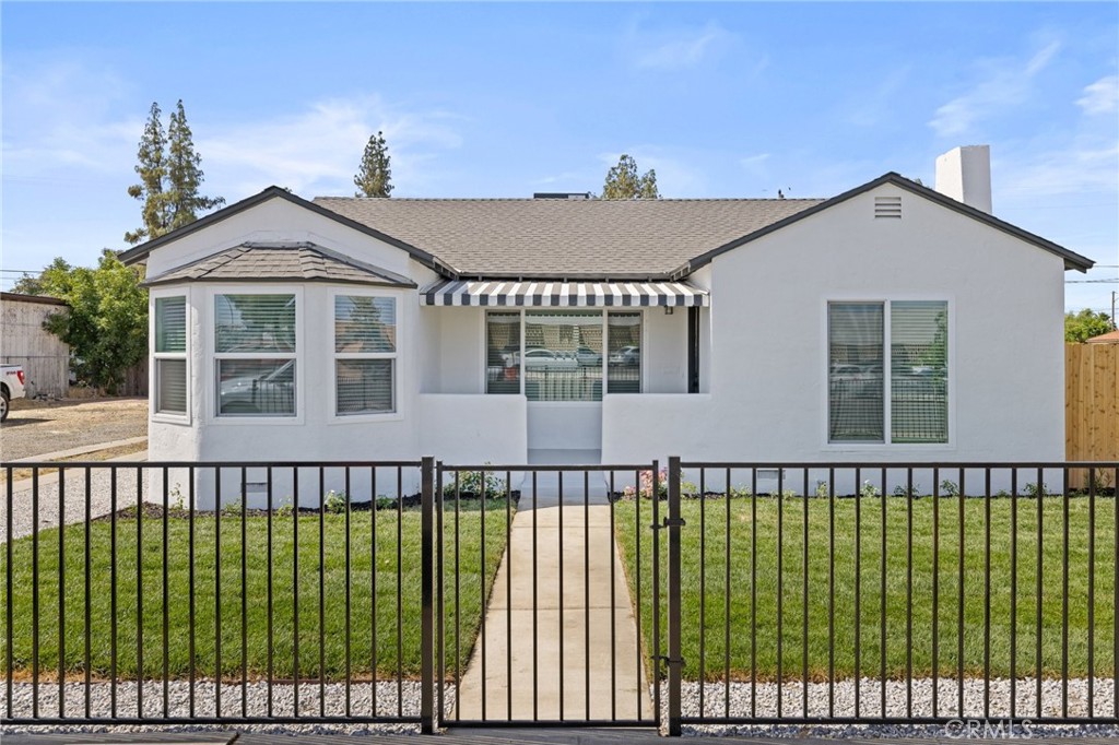 211 E Grangeville Blvd, Hanford, CA 93230