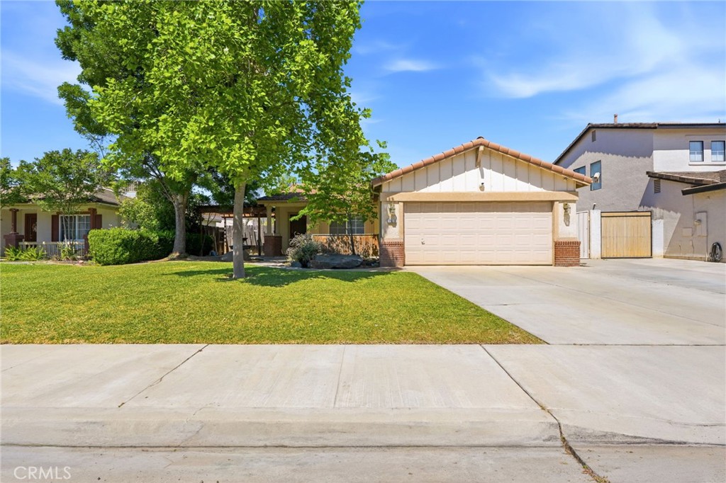 1918 La Vida Ave, Porterville, CA 93257