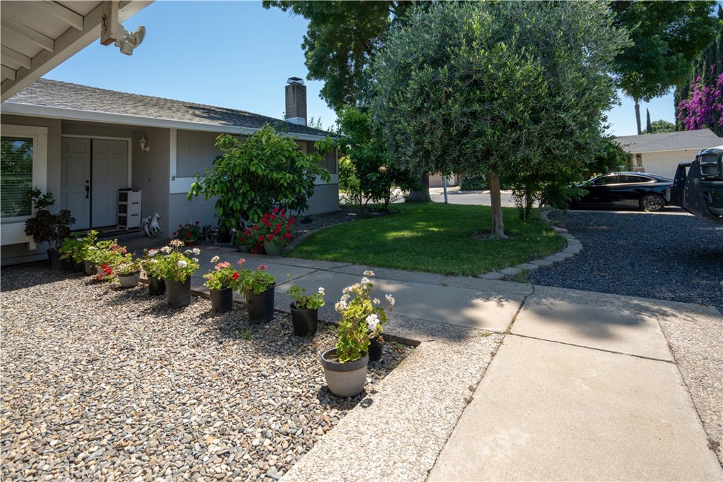 4100 Ahwahnee Ct, Modesto, CA 95356