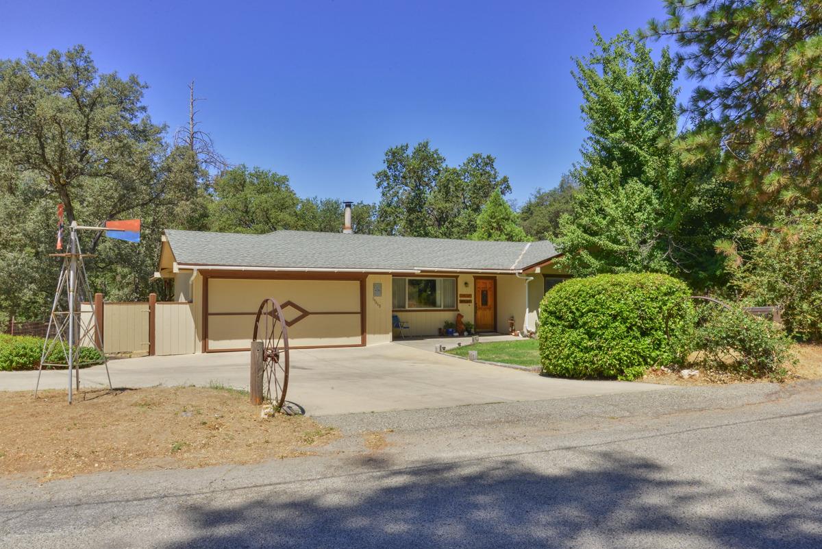 London Properties Oakhurst Real Estate 39468 Pine Ridge Rd