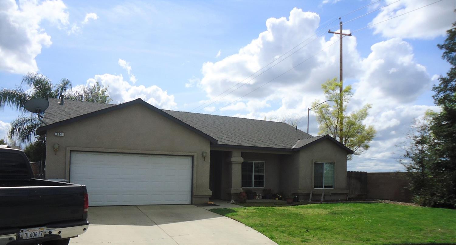 London Properties Kingsburg Real Estate 684 W Lindquist St