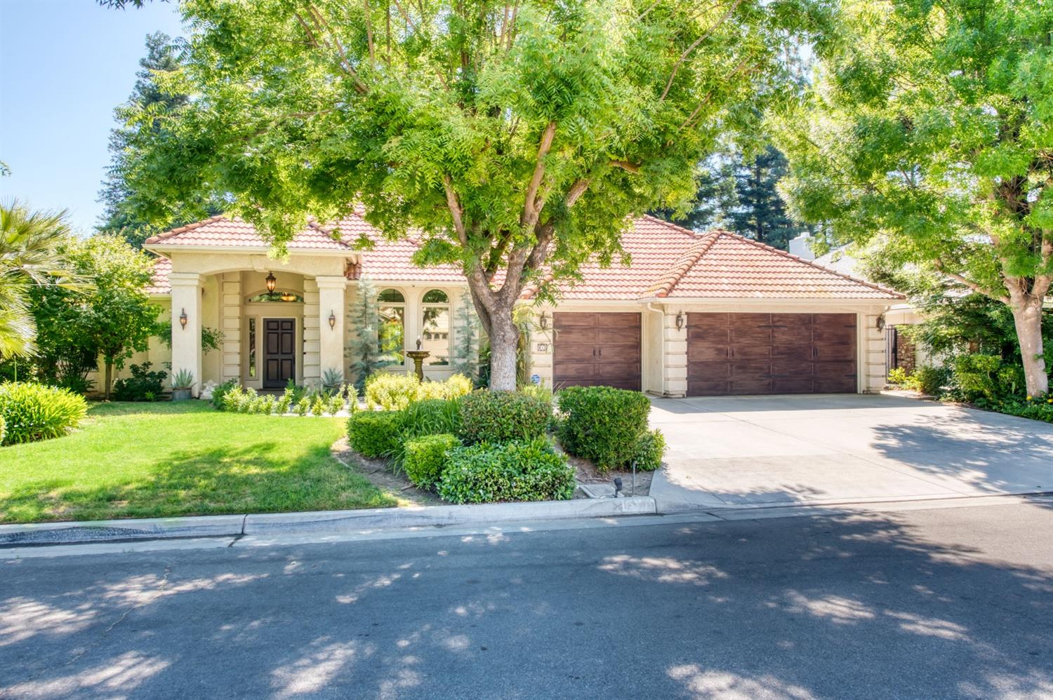 London Properties Fresno Real Estate 810 E Country View Cir