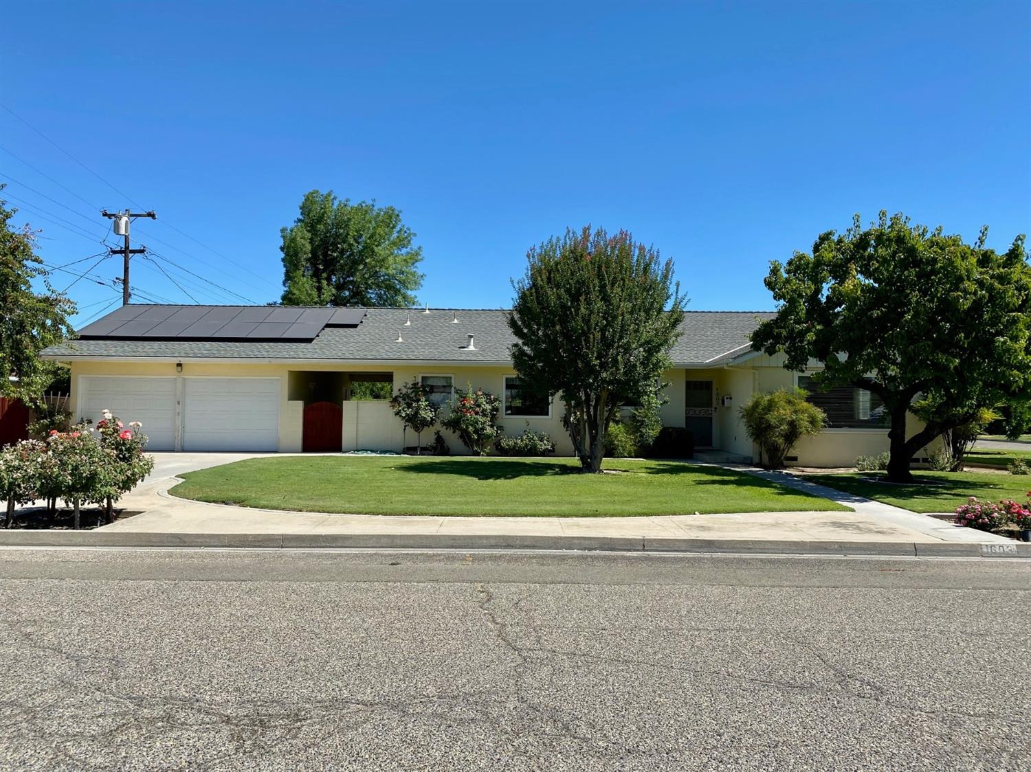 London Properties Kingsburg Real Estate 1603 Klepper St