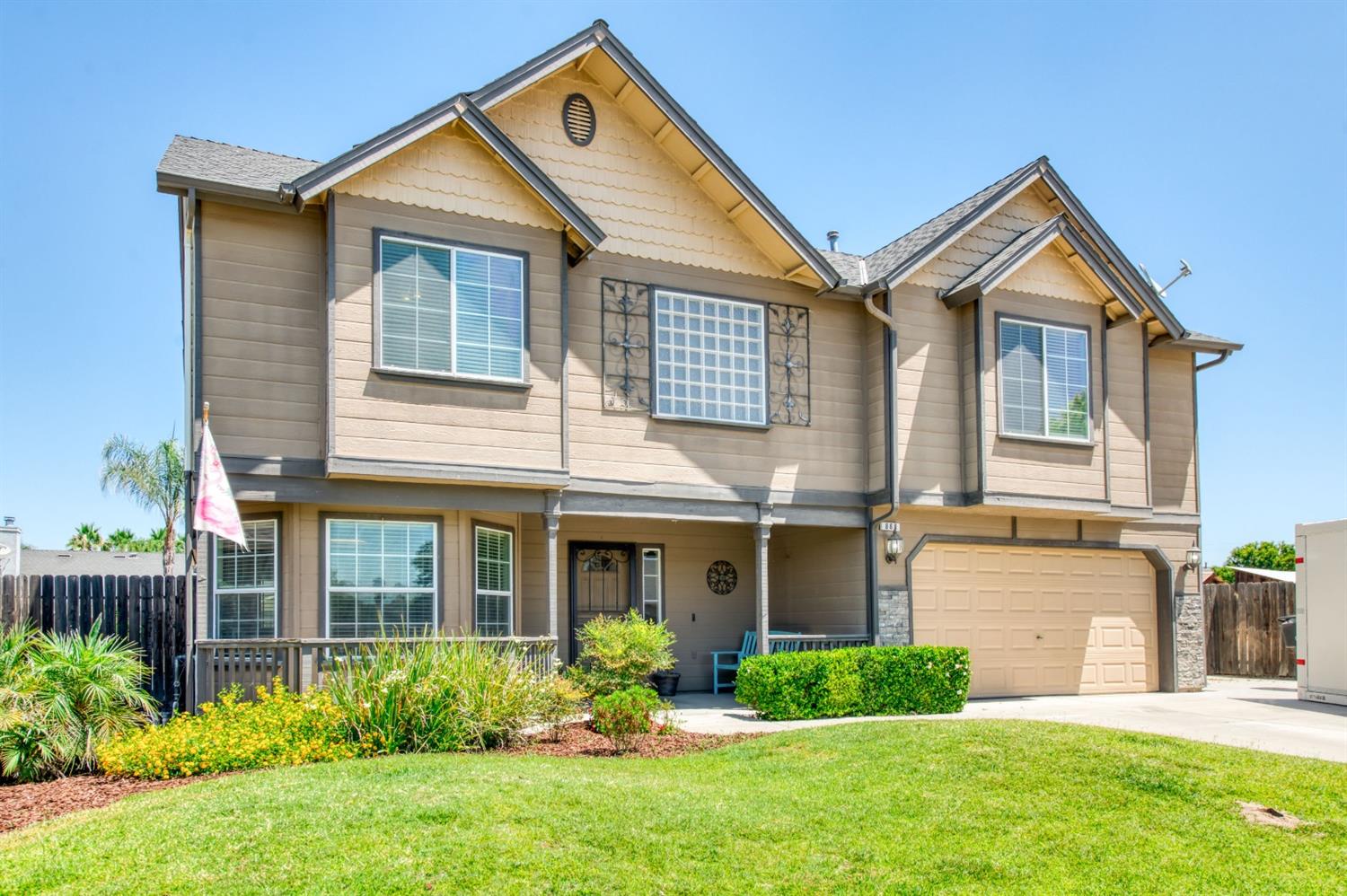 London Properties Hanford Real Estate 860 W Cinnamon Ave