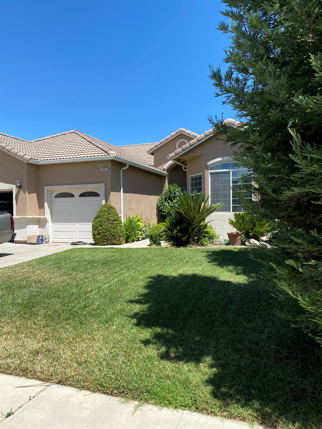 London Properties Kerman Real Estate 16012 Brian Ave