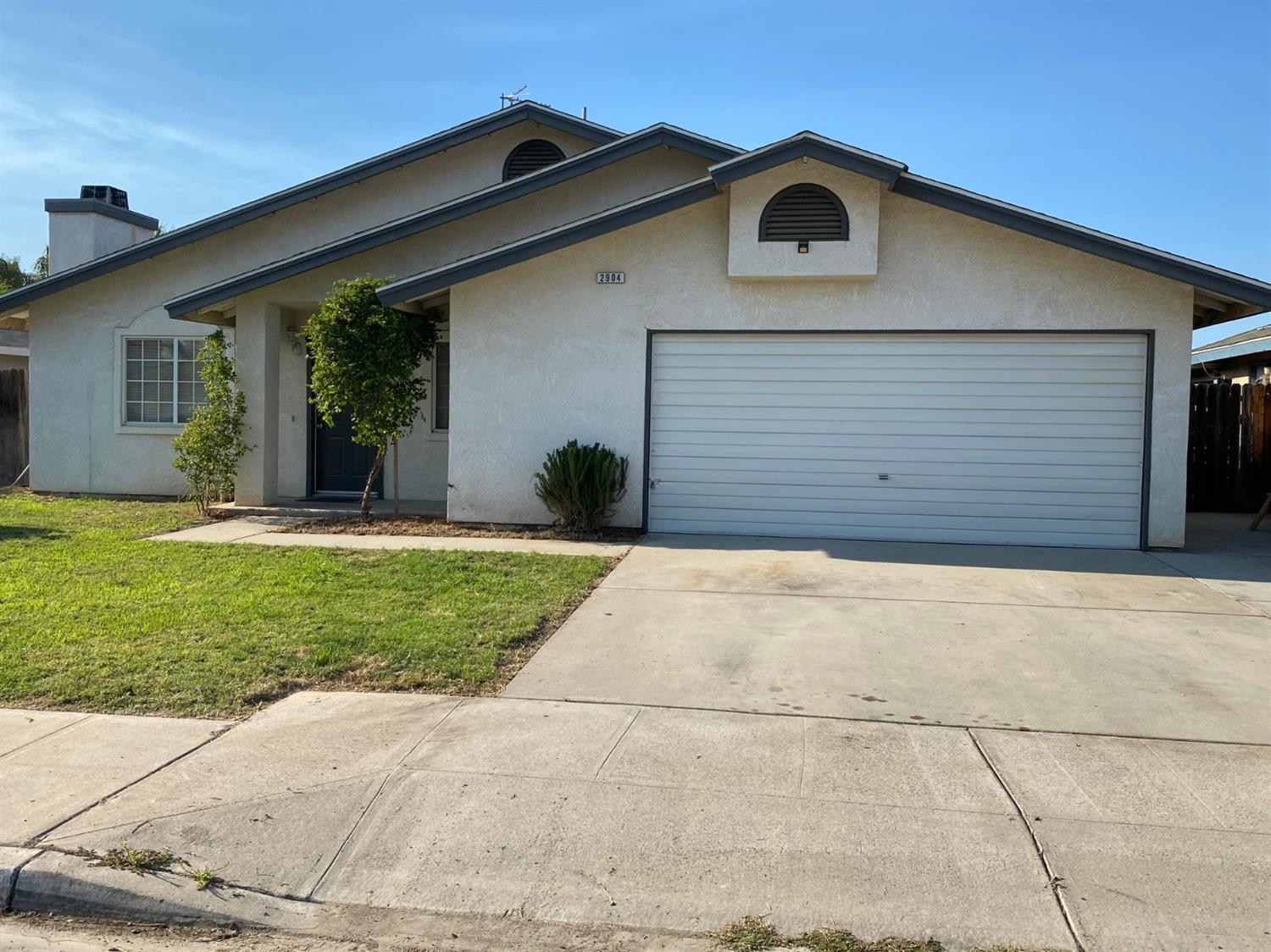 London Properties Caruthers Real Estate 2904 W Sinclair St