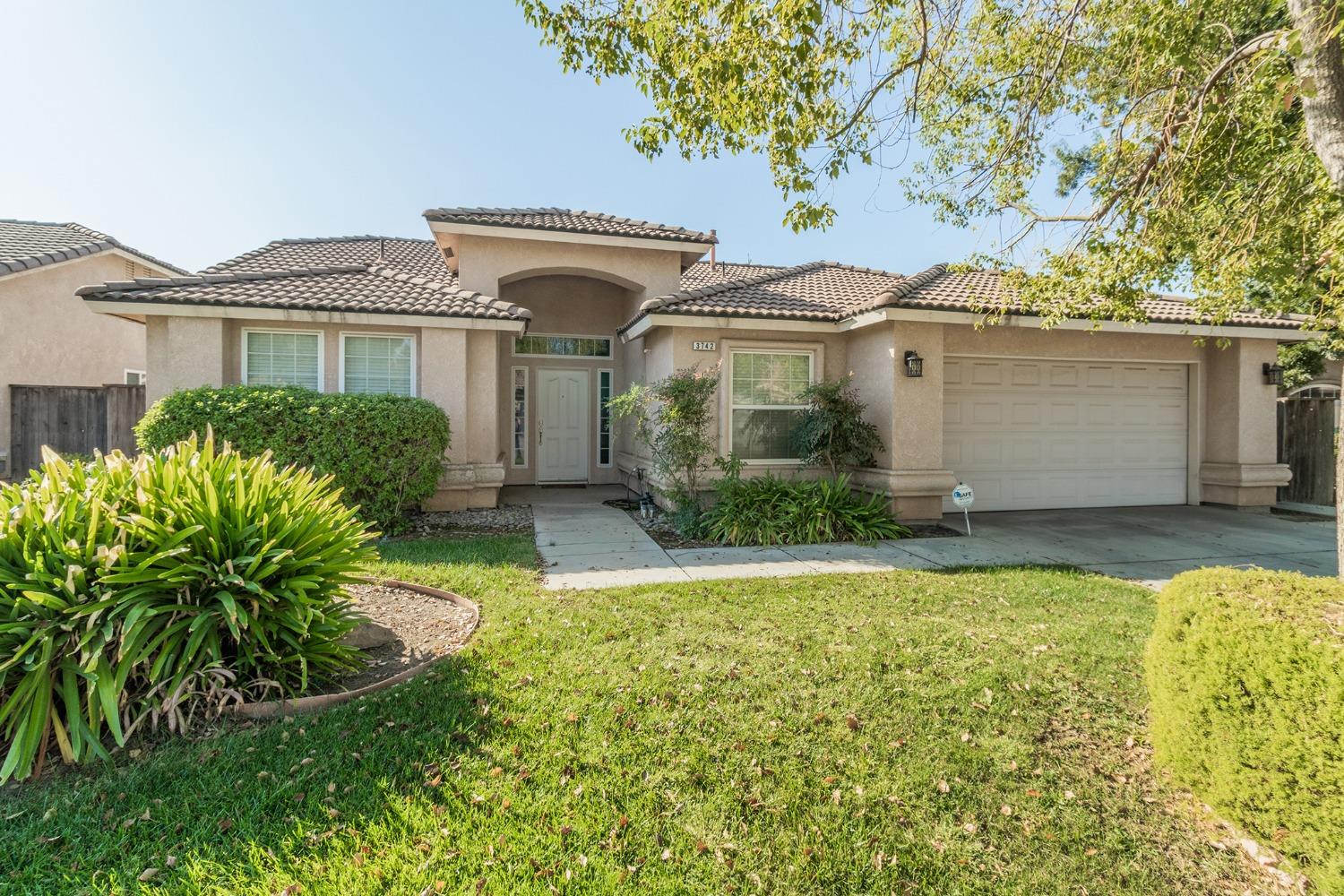 3742 Isla Vista Ct, Madera, CA 93637