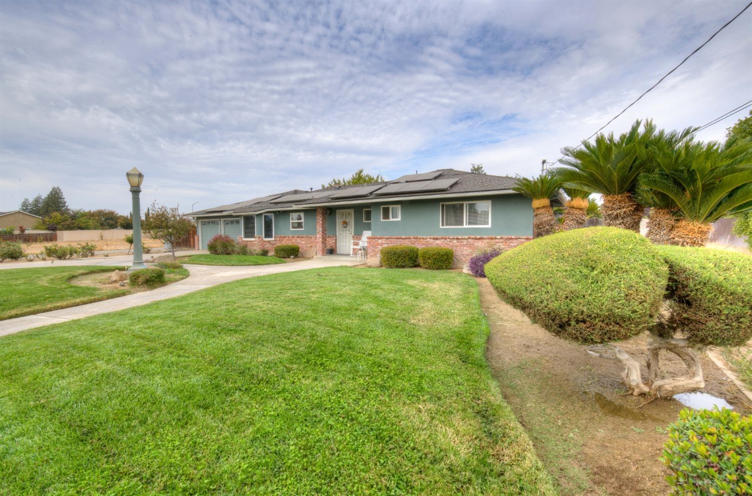 5258 W Clinton Ave, Fresno, CA 93722