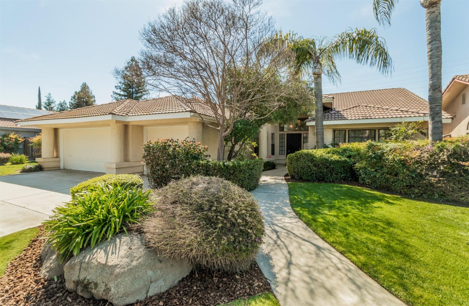 London Properties Clovis Real Estate 1992 Sample Ave