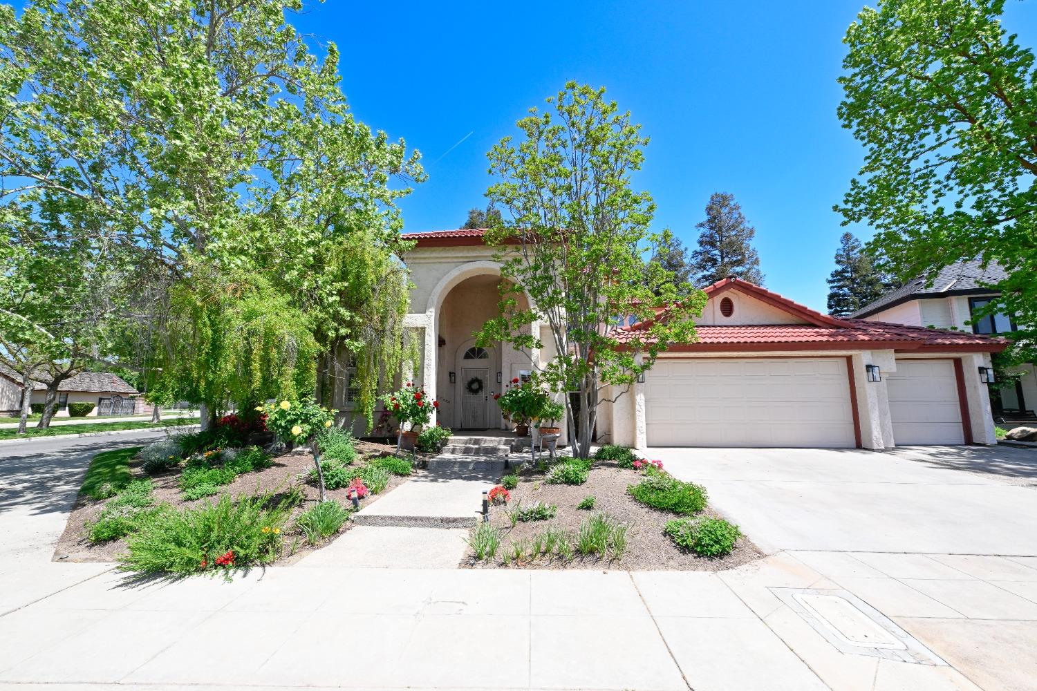 London Properties Fresno Real Estate 458 E Feather River Dr