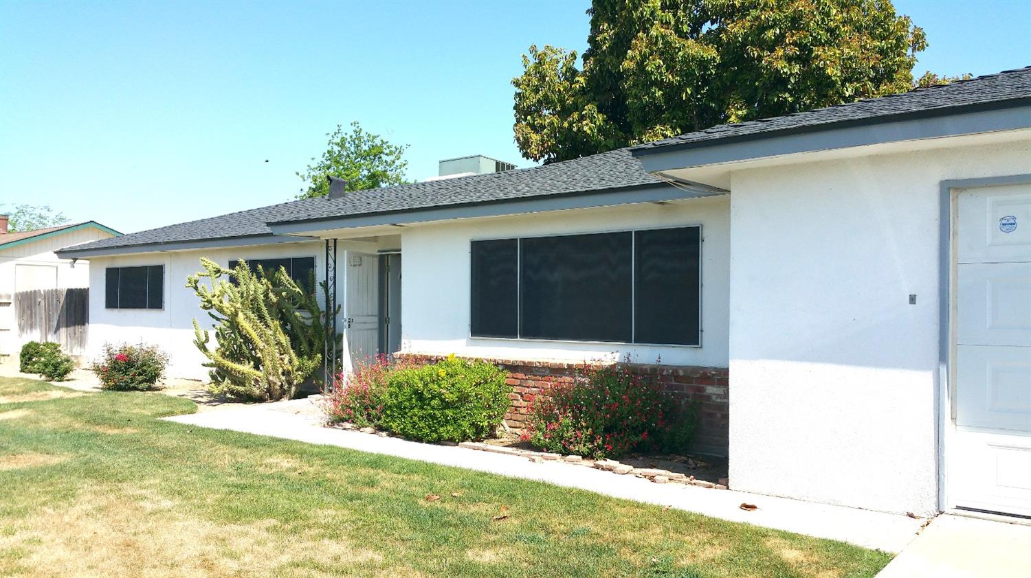 12708 E Clarkson Ave, Kingsburg, CA 93631