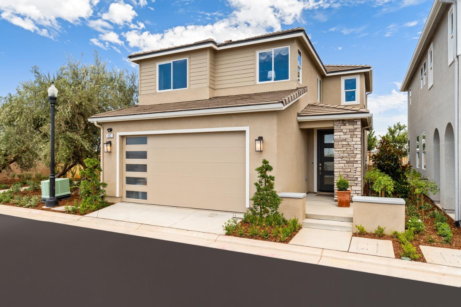1124 Alcove Way W, Madera, CA 93636