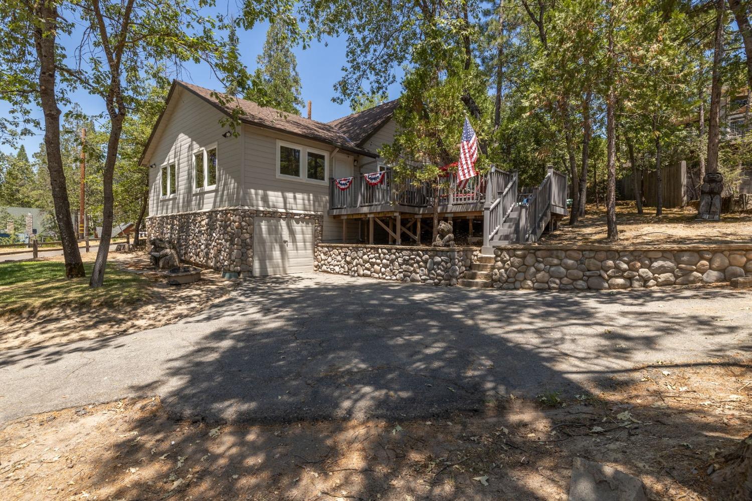 53953 North Shore Rd 432, Bass Lake, CA 93604