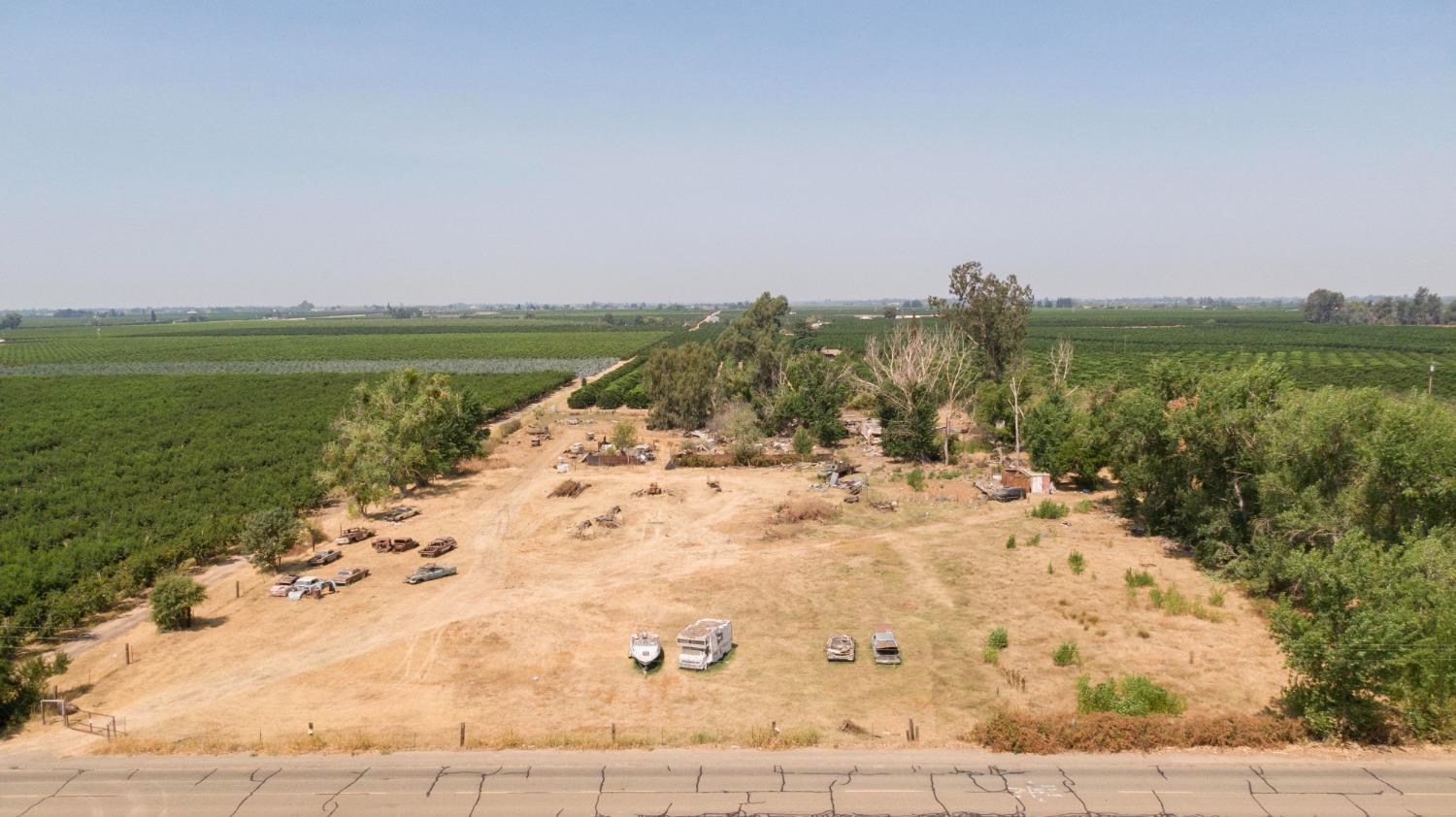 561 N Oliver Ave, Sanger, CA 93657