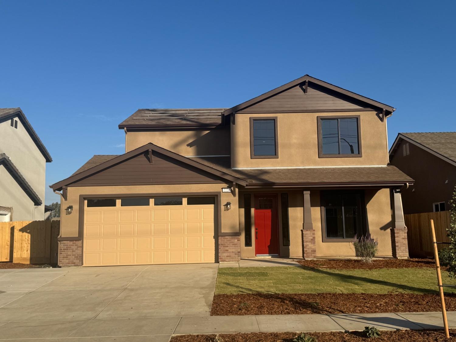 2226 S Burke S, Visalia, CA 93292