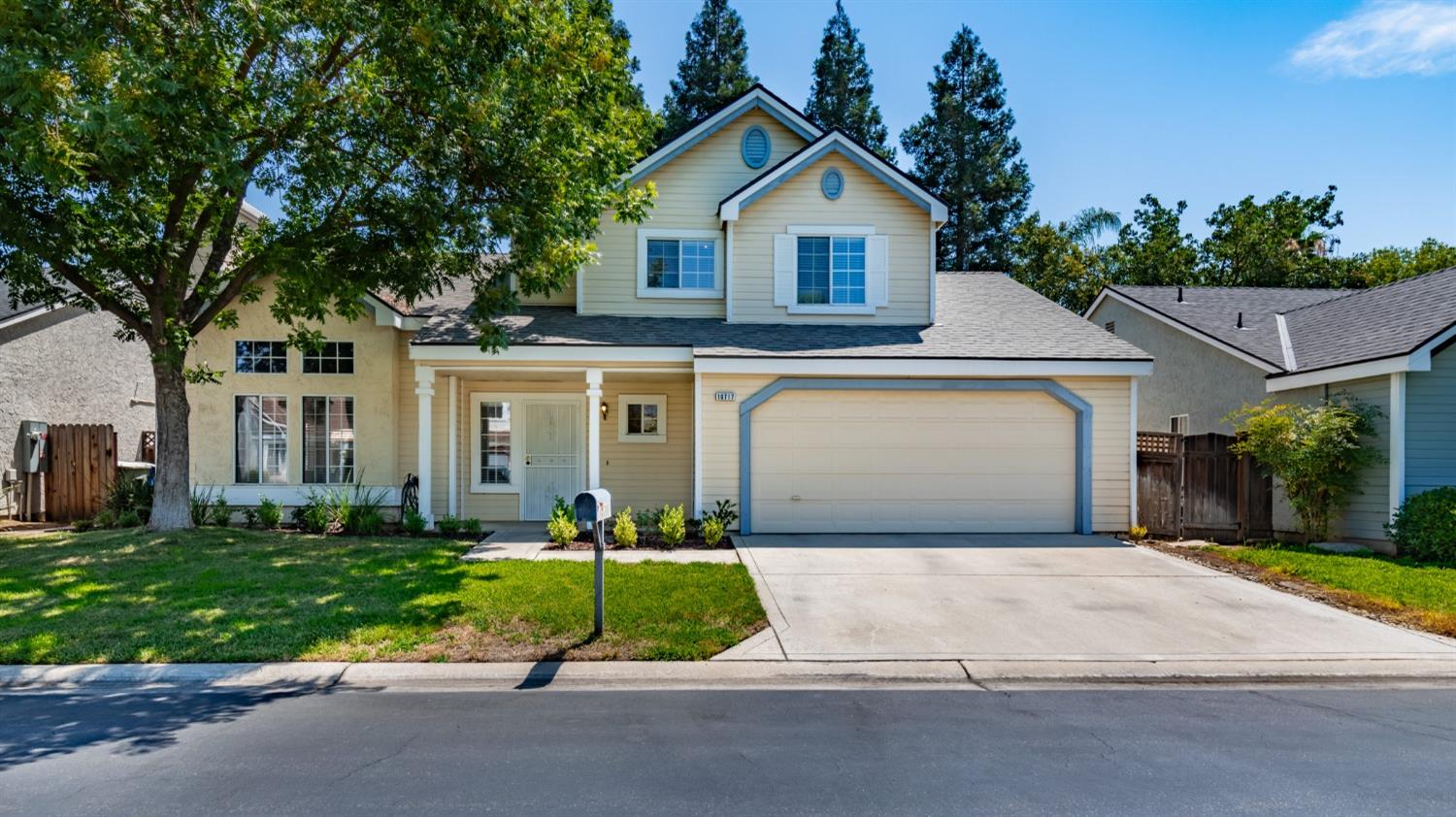 10717 N Windham Bay Cir, Fresno, CA 93730