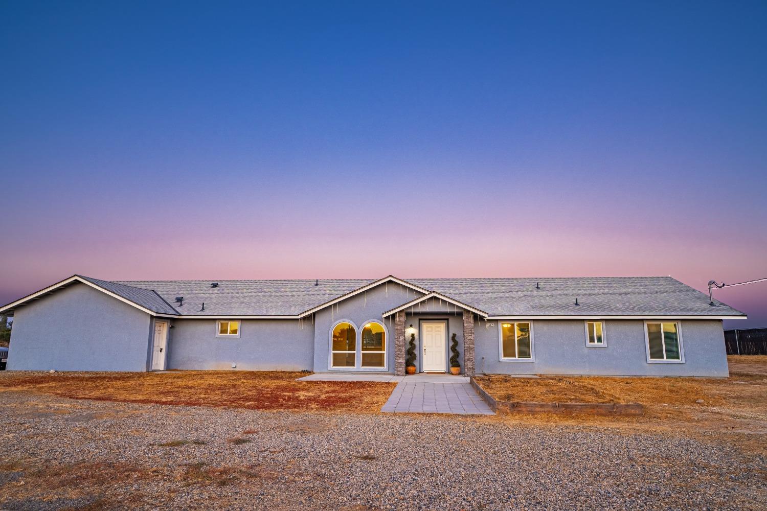 16479 Mark Rd, Madera, CA 93636