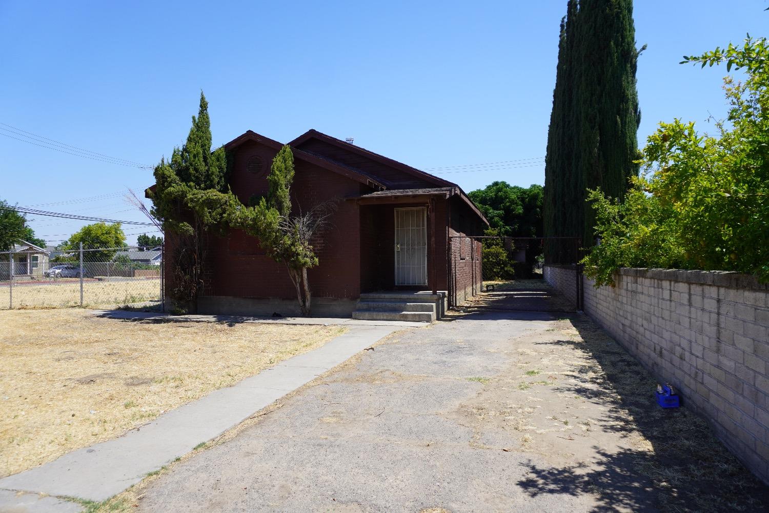 405 S C St, Madera, CA 93638