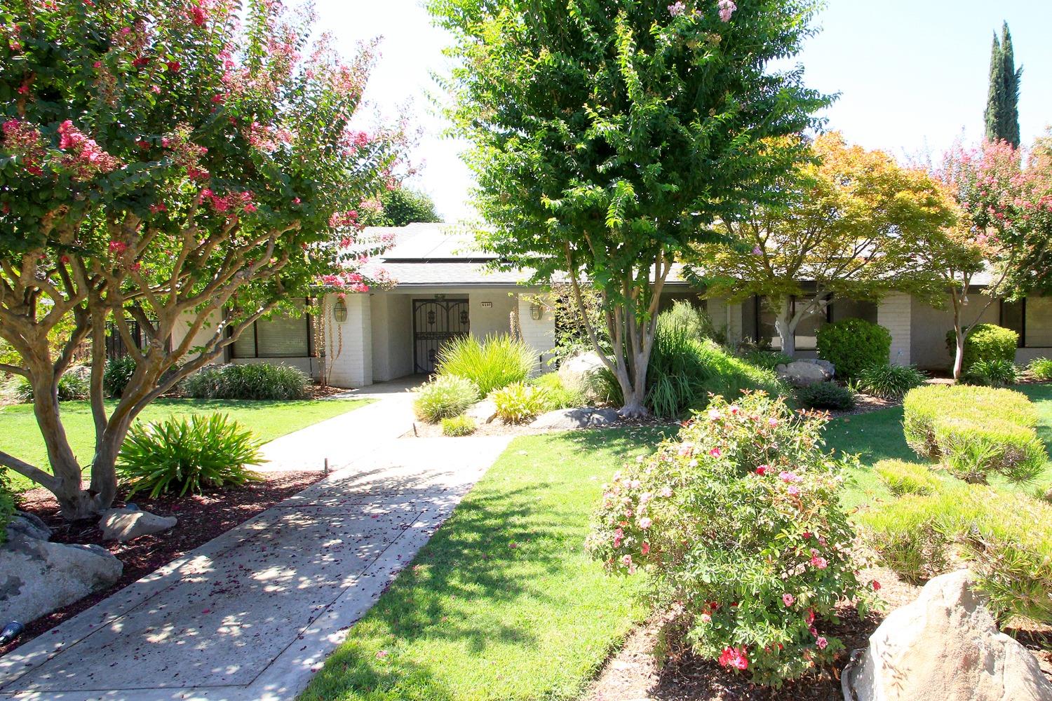 6537 N Woodson Ave, Fresno, CA 93711