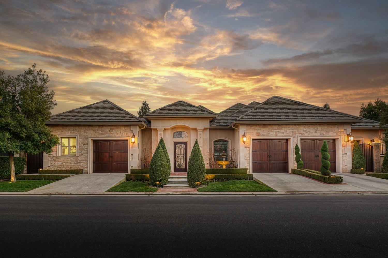 2027 E Glengarry Way, Fresno, CA 93730