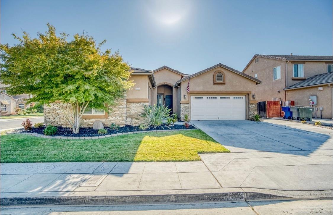 5739 N Shiraz Ave, Fresno, CA 93723