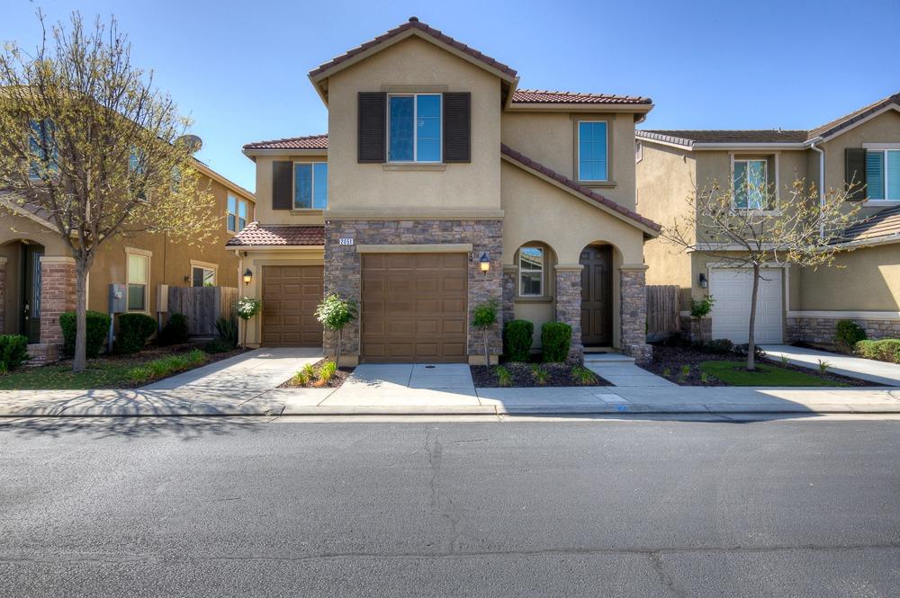 2051 E Axelson Dr, Fresno, CA 93730