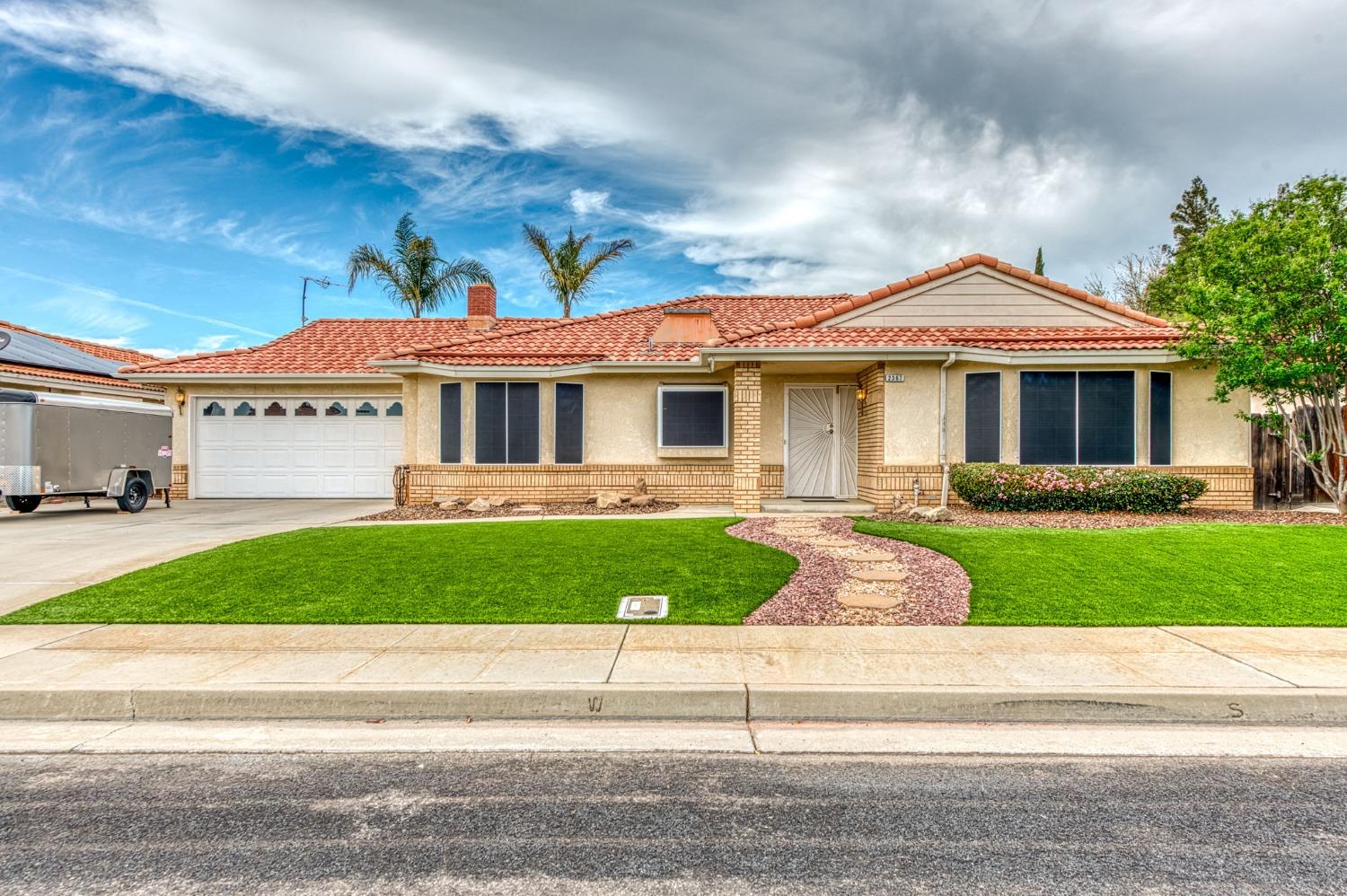 2367 Frederick Way, Madera, CA 93637