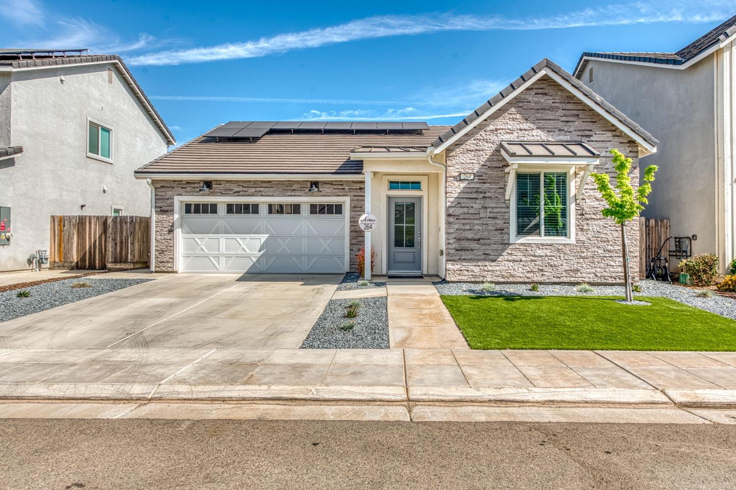 264 Huntington Ave S, Madera, CA 93636