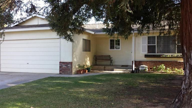 3415 W Oswego Ave, Fresno, CA 93711