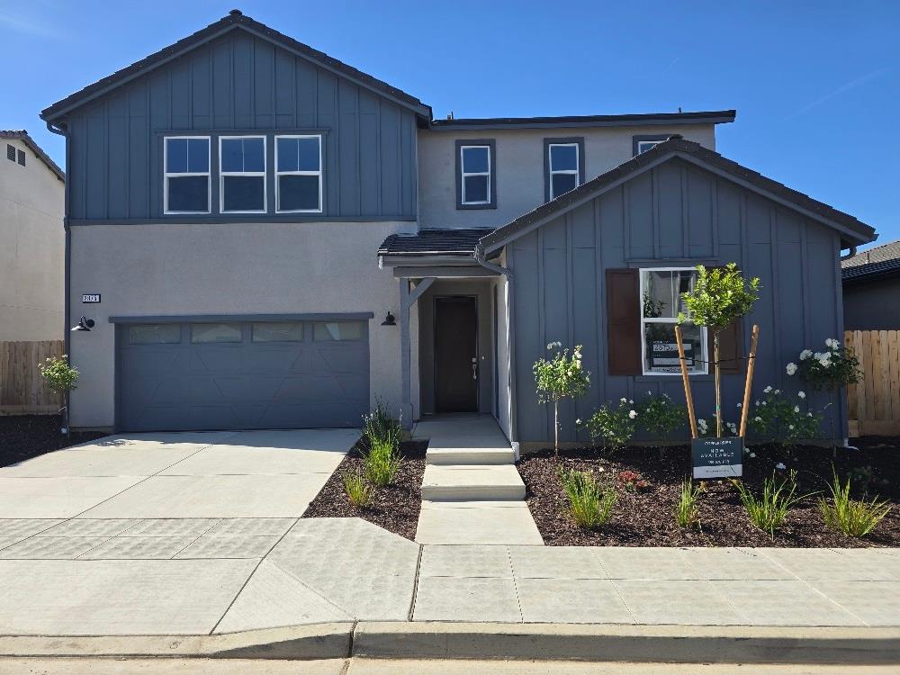2875 E Colina Dr, Fresno, CA 93730