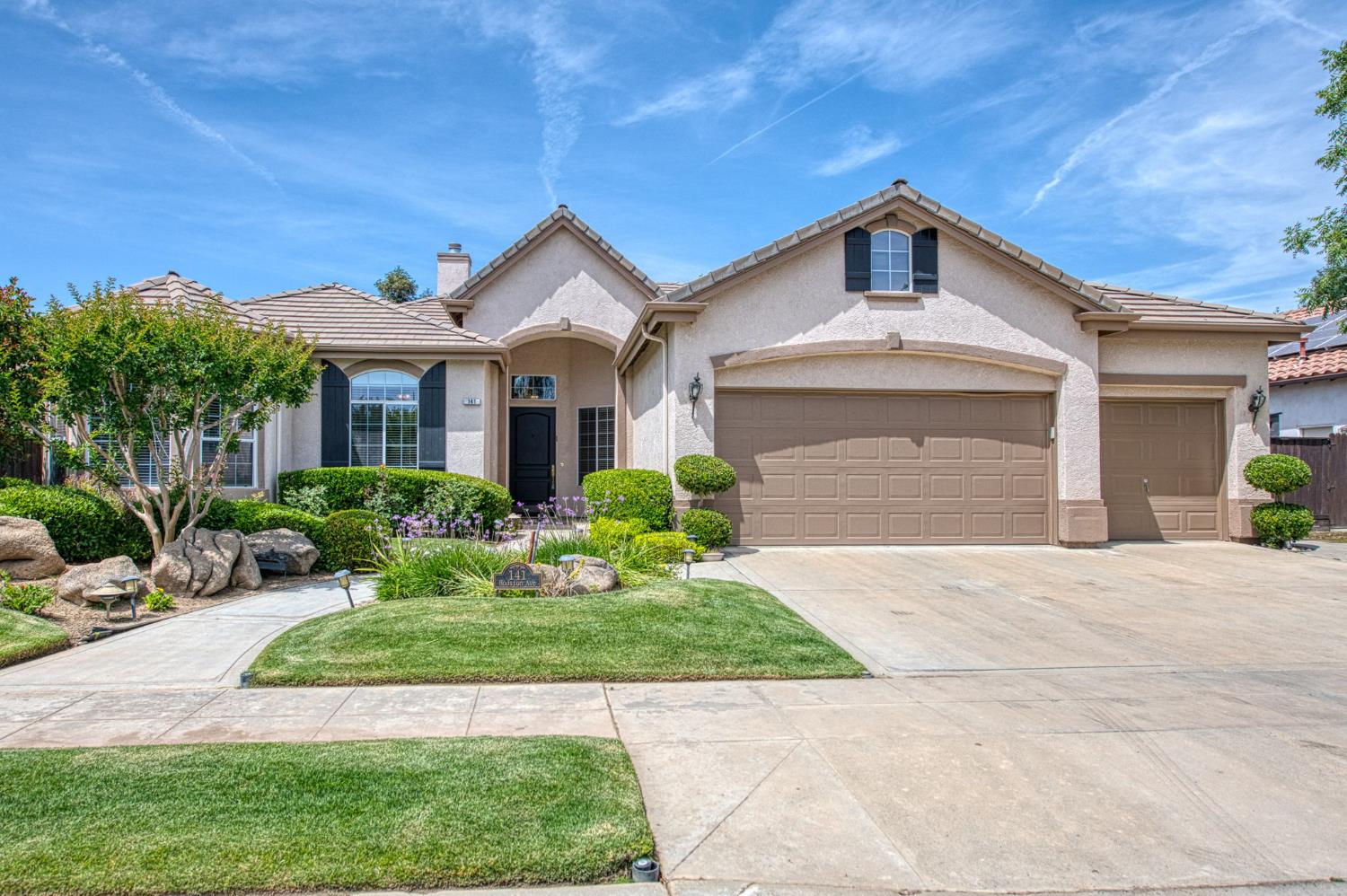 141 Houston Ave, Clovis, CA 93611