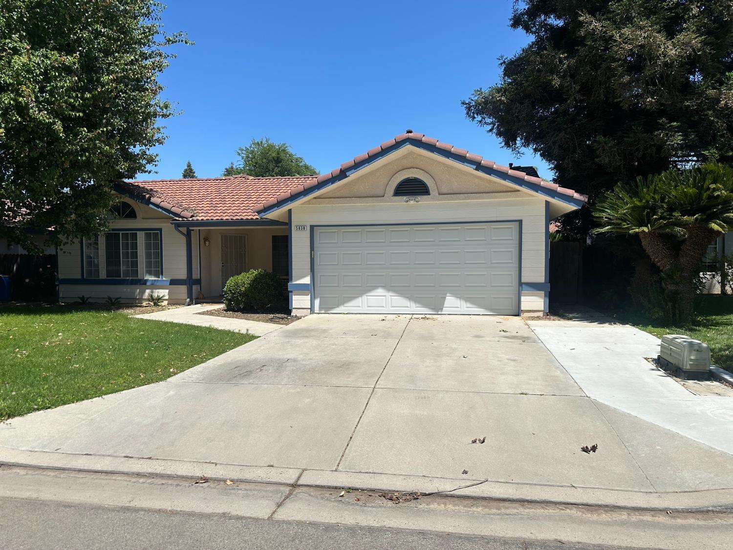 5838 W Fallon Ave, Fresno, CA 93722