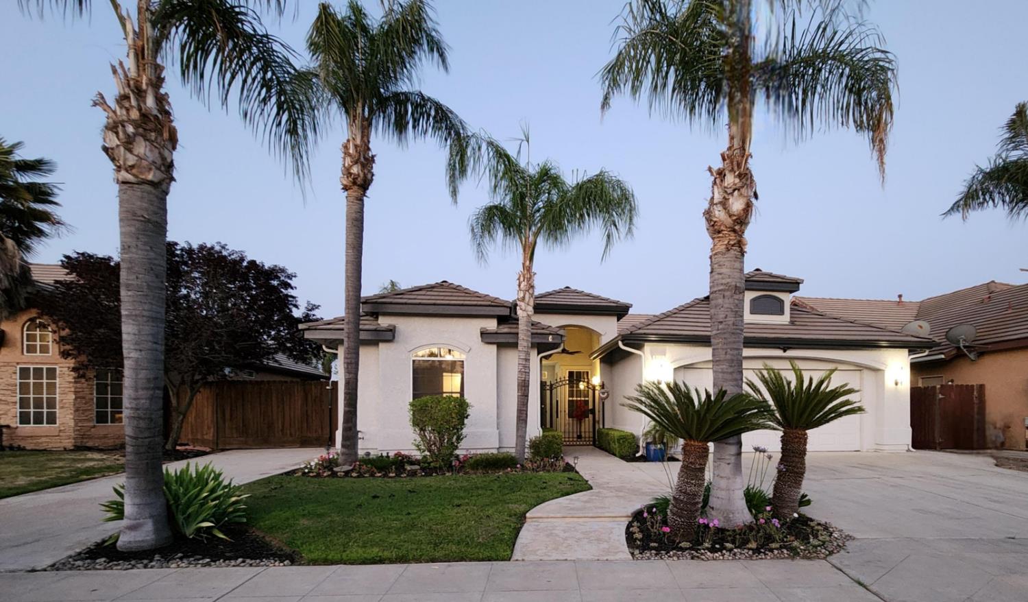9438 N Ann Ave, Fresno, CA 93720