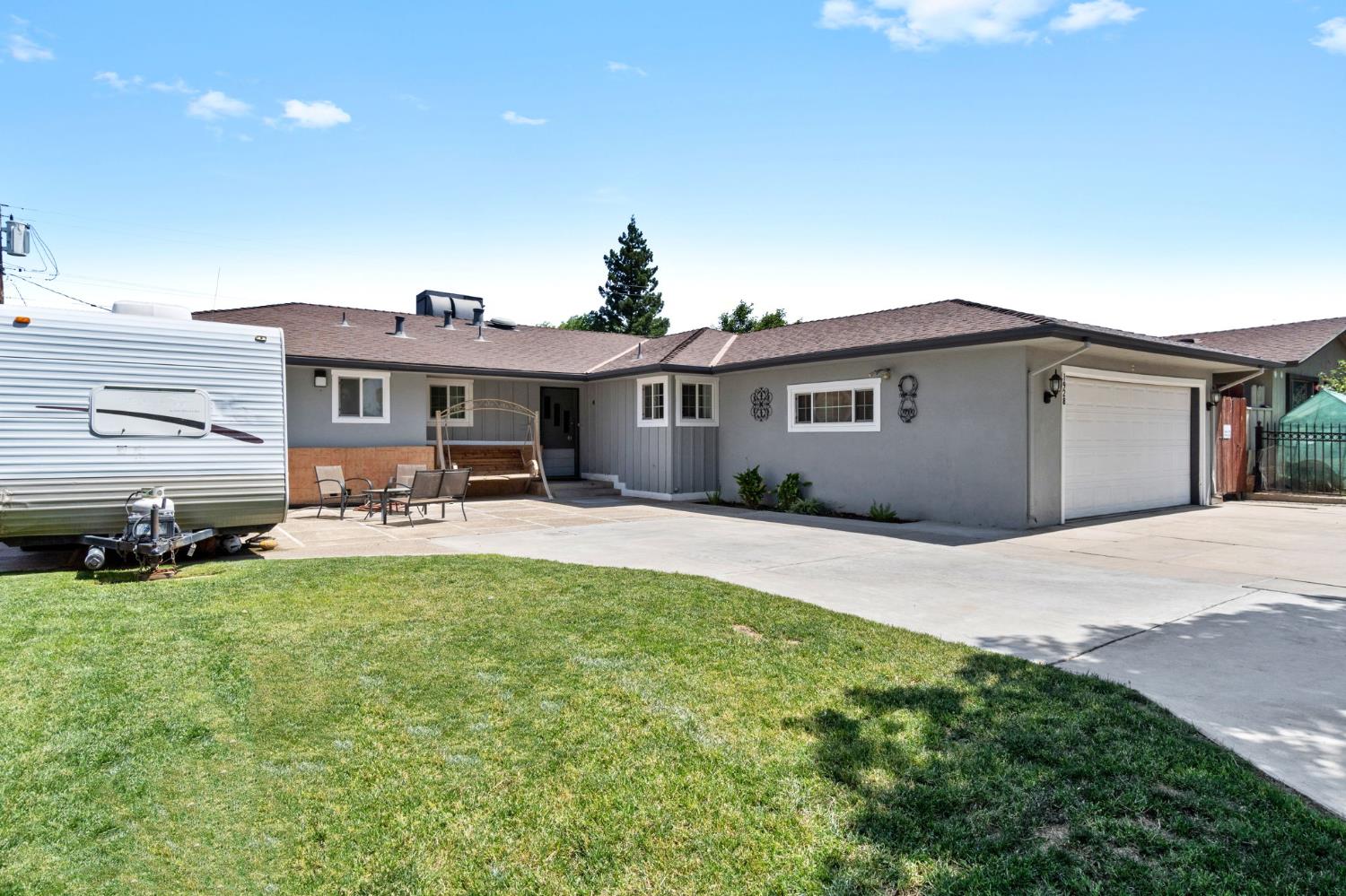 1928 W Fountain Way, Fresno, CA 93705