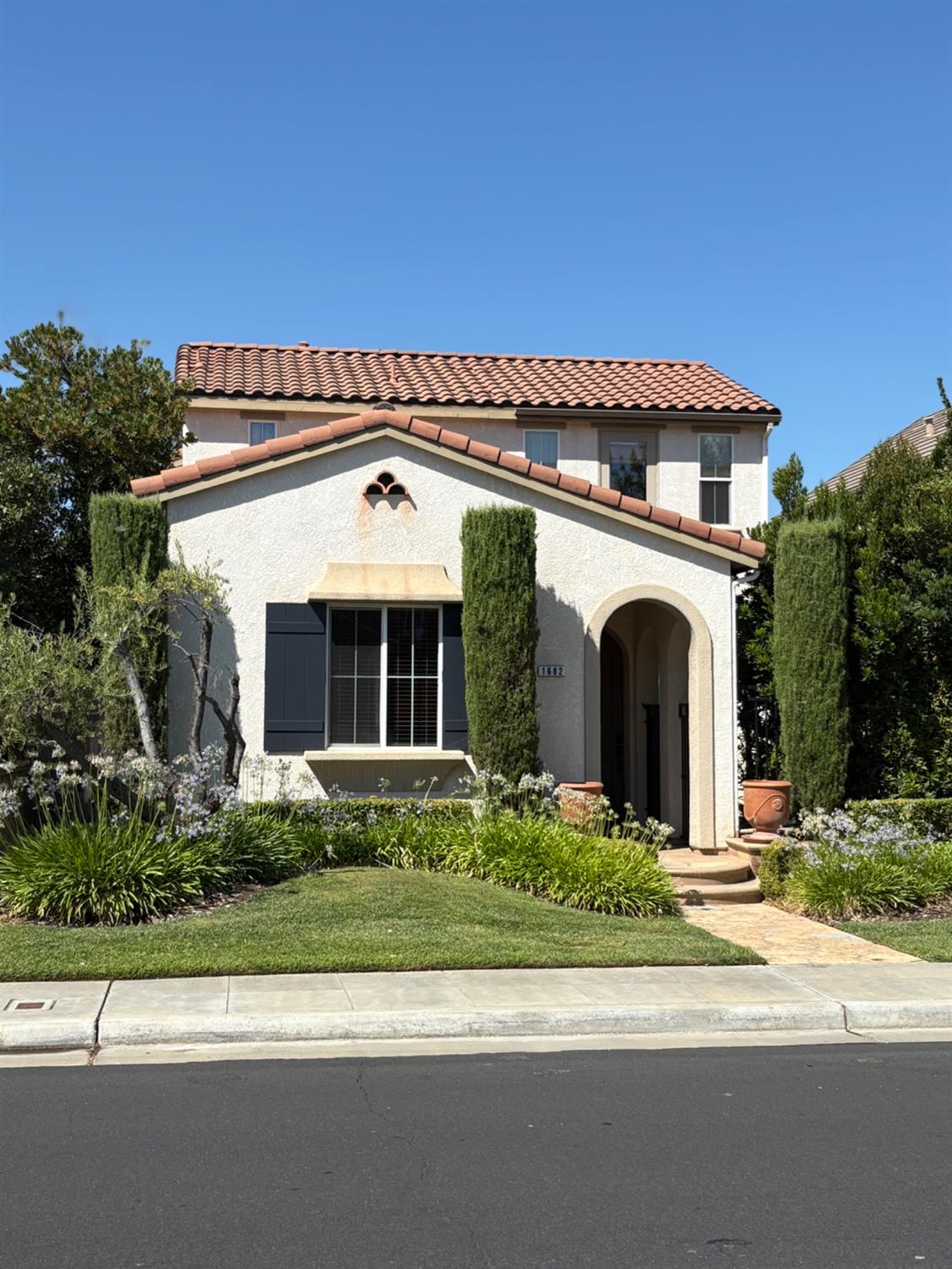 1682 N Dutch Ave, Clovis, CA 93619