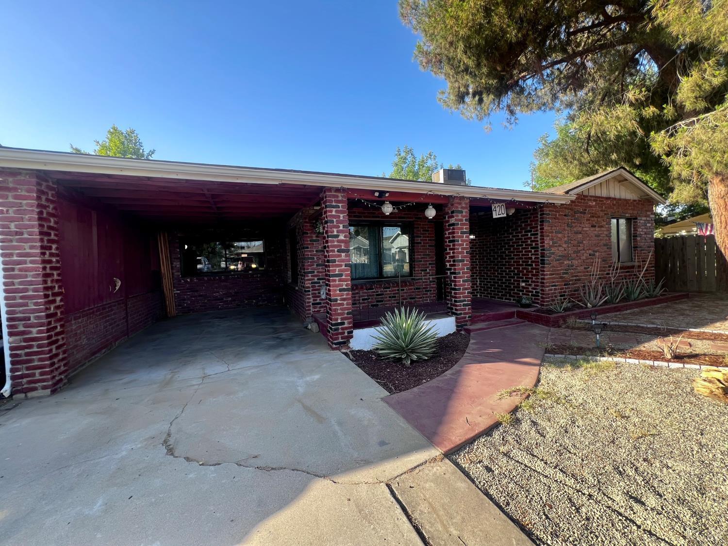 420 E Florinda St, Hanford, CA 93230