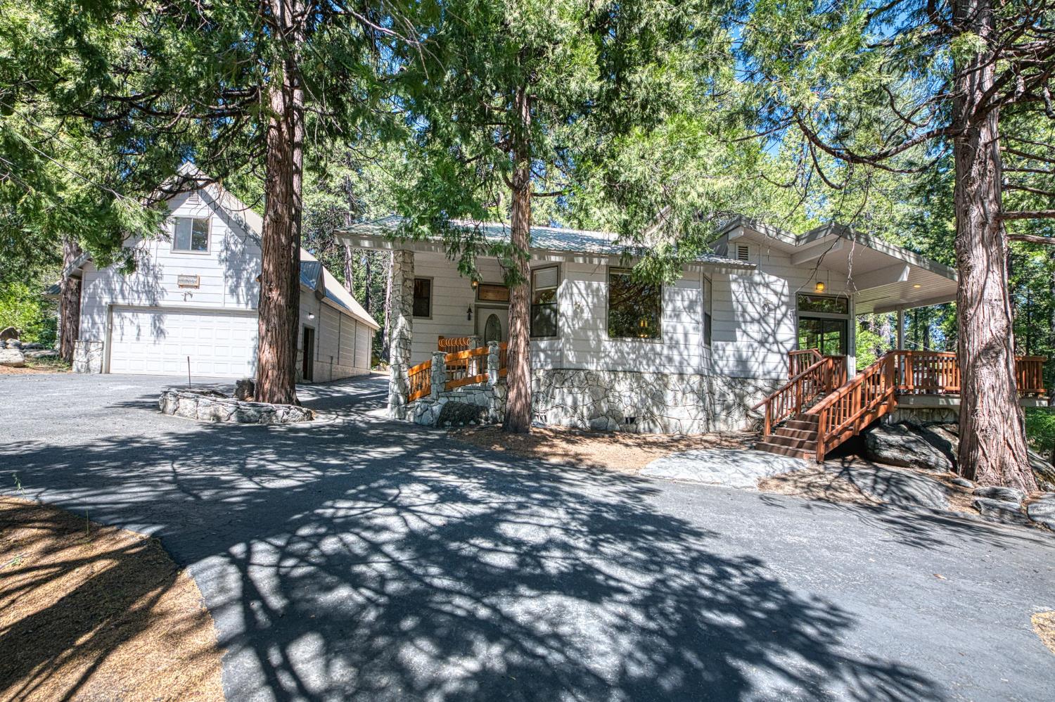 41798 Saddleback Rd, Shaver Lake, CA 93664