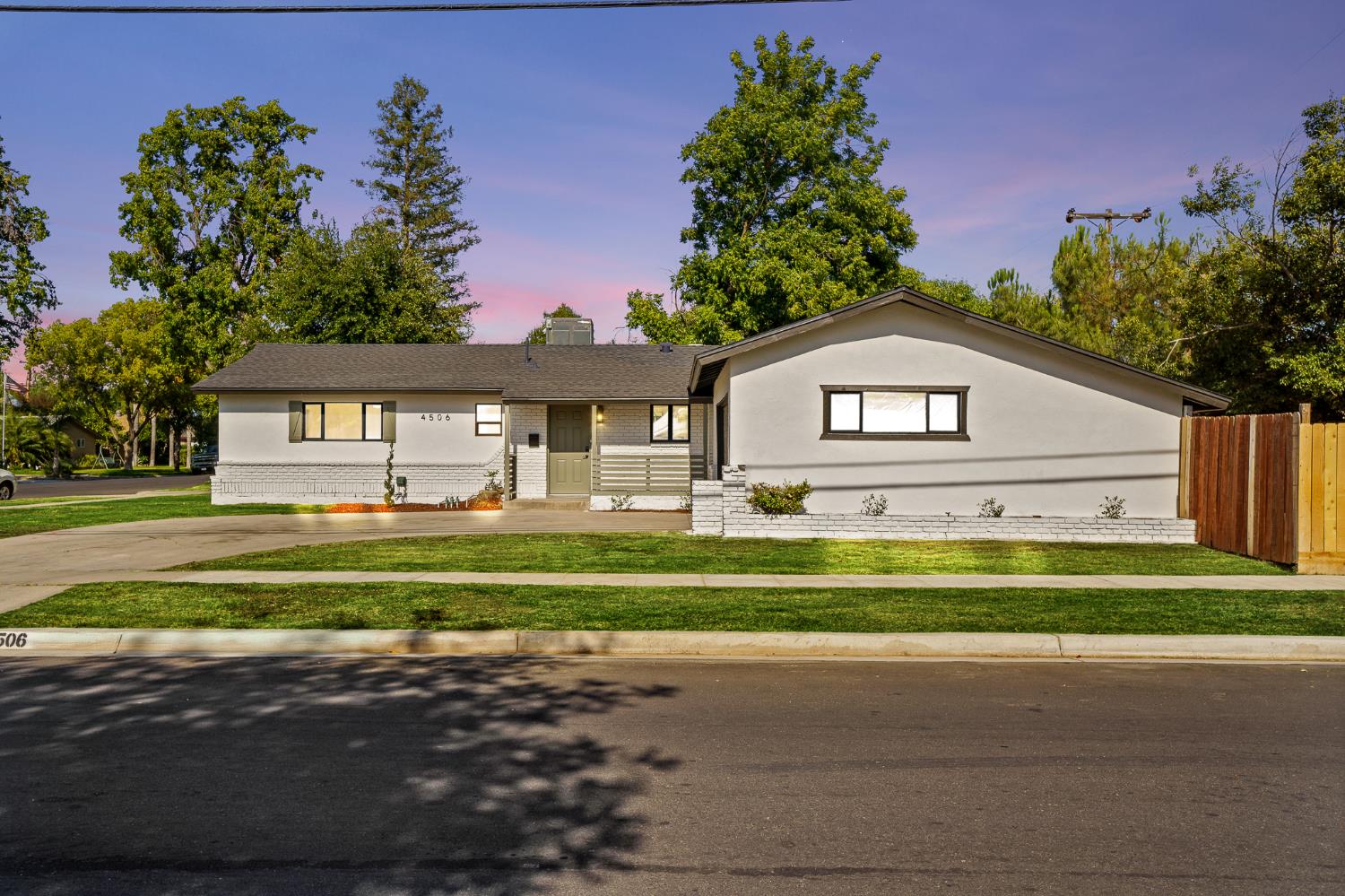 4506 N Angus St, Fresno, CA 93726