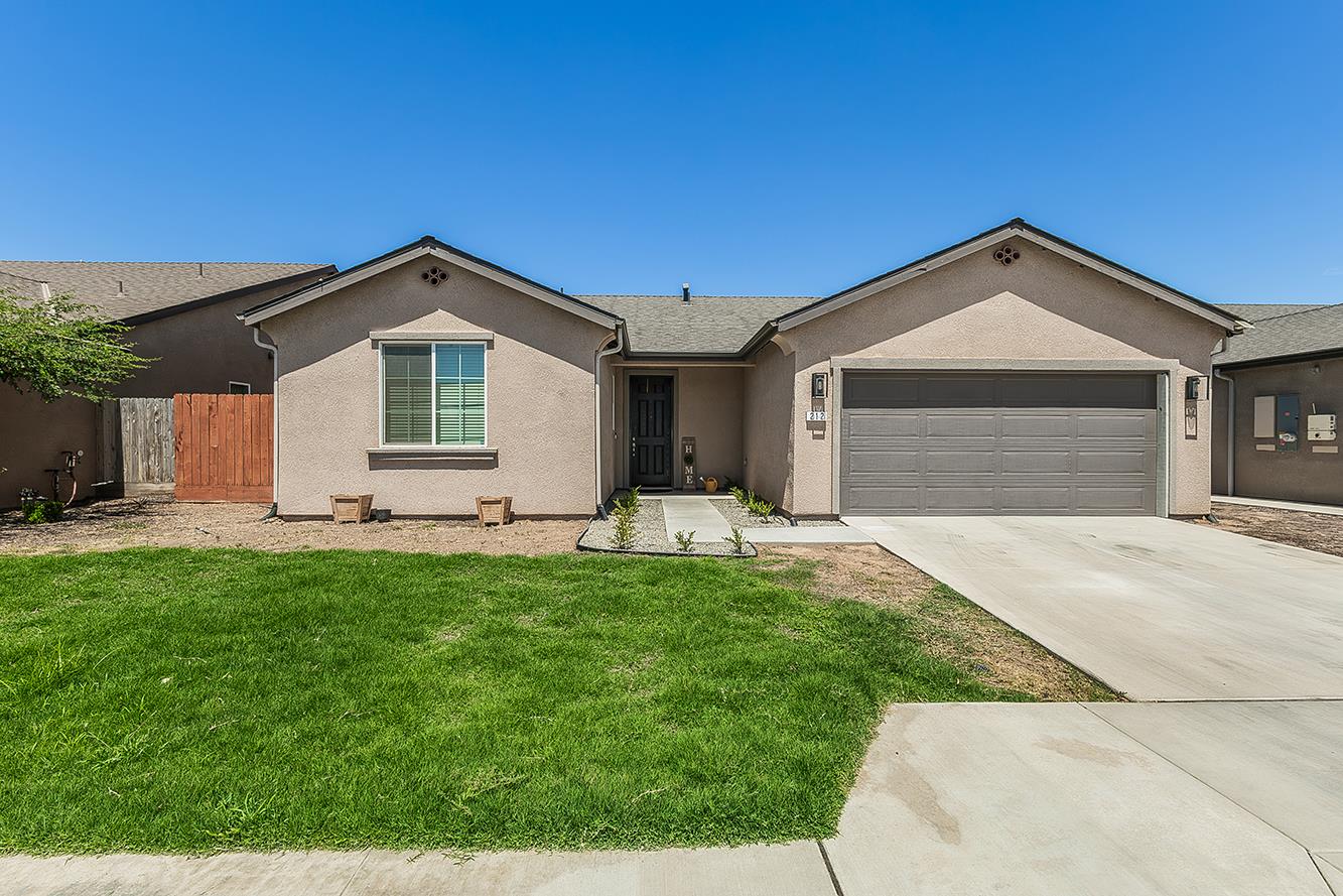 212 Panther St, Reedley, CA 93654