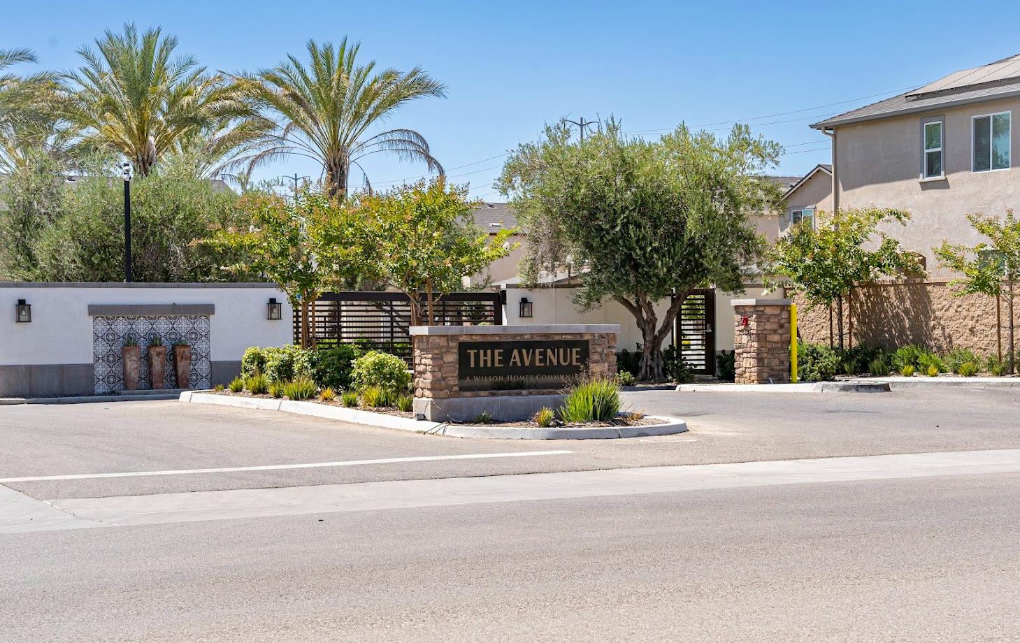 6294 E Riesling Dr E, Fresno, CA 93727