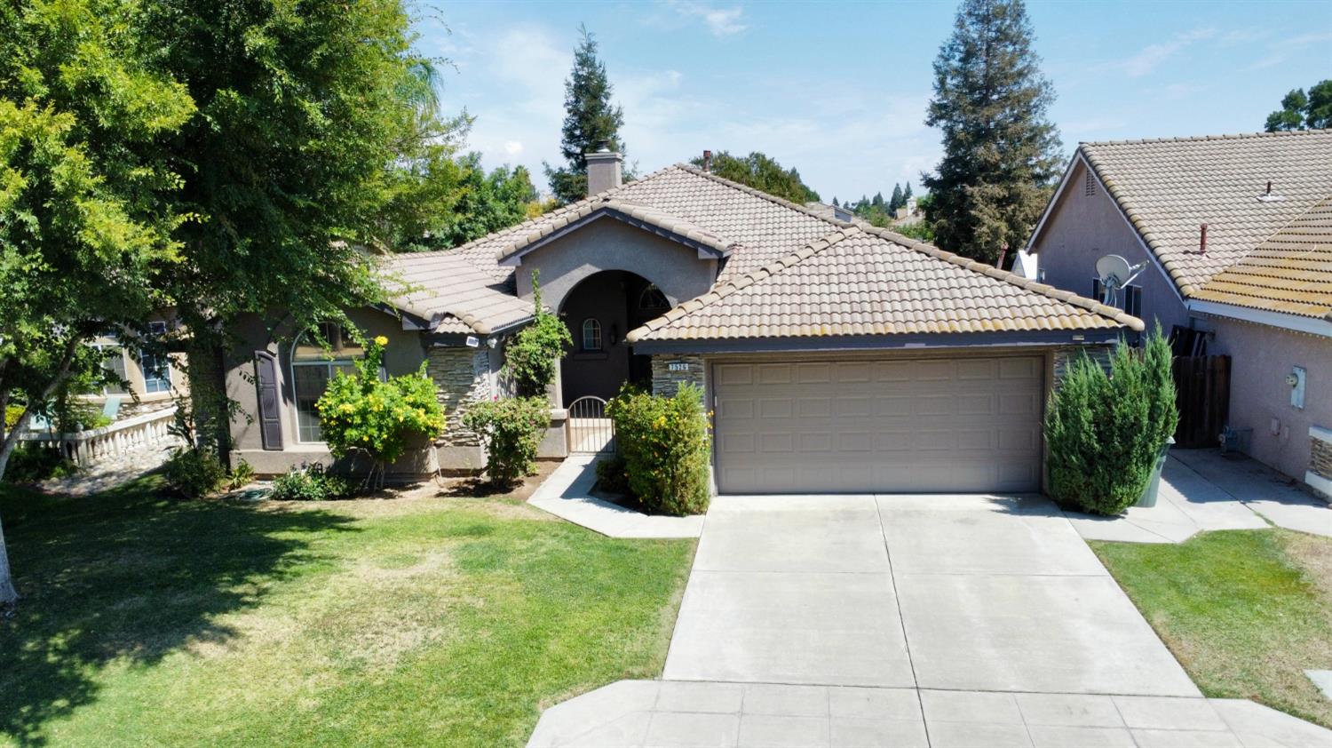 7526 N Ellendale Ave, Fresno, CA 93722